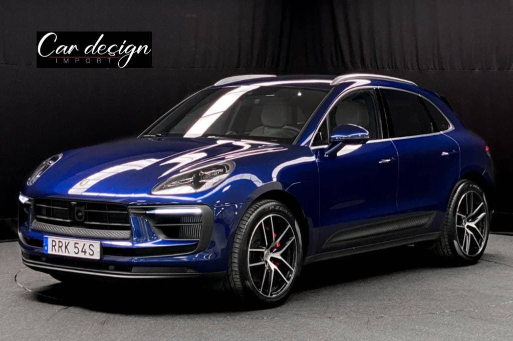 PORSCHE MACAN